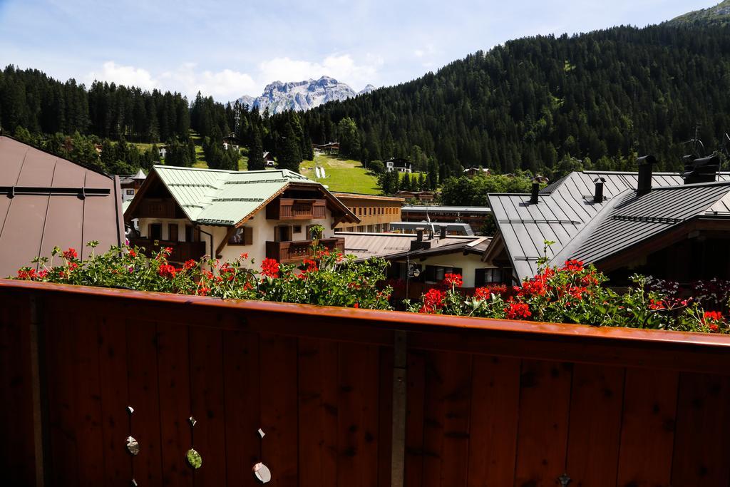 Dolomiti Hotel Cozzio مادونا دي كامبيليو الغرفة الصورة
